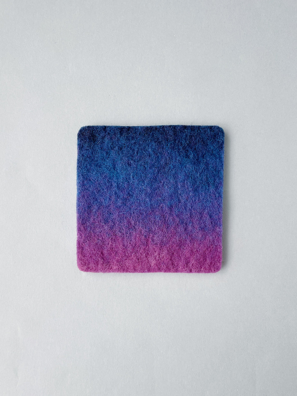 手作り羊毛フェルトコースター・日没、10cm×10cm。